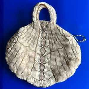 VINTAGE CZECHOSLOVAKIA BEADED SMALL ZIPPERED PURSE